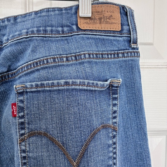 Levi's 526 Slender Bootcut Jeans Womens 16 Medium Wash Blue Pockets Comfy - Picture 8 of 10